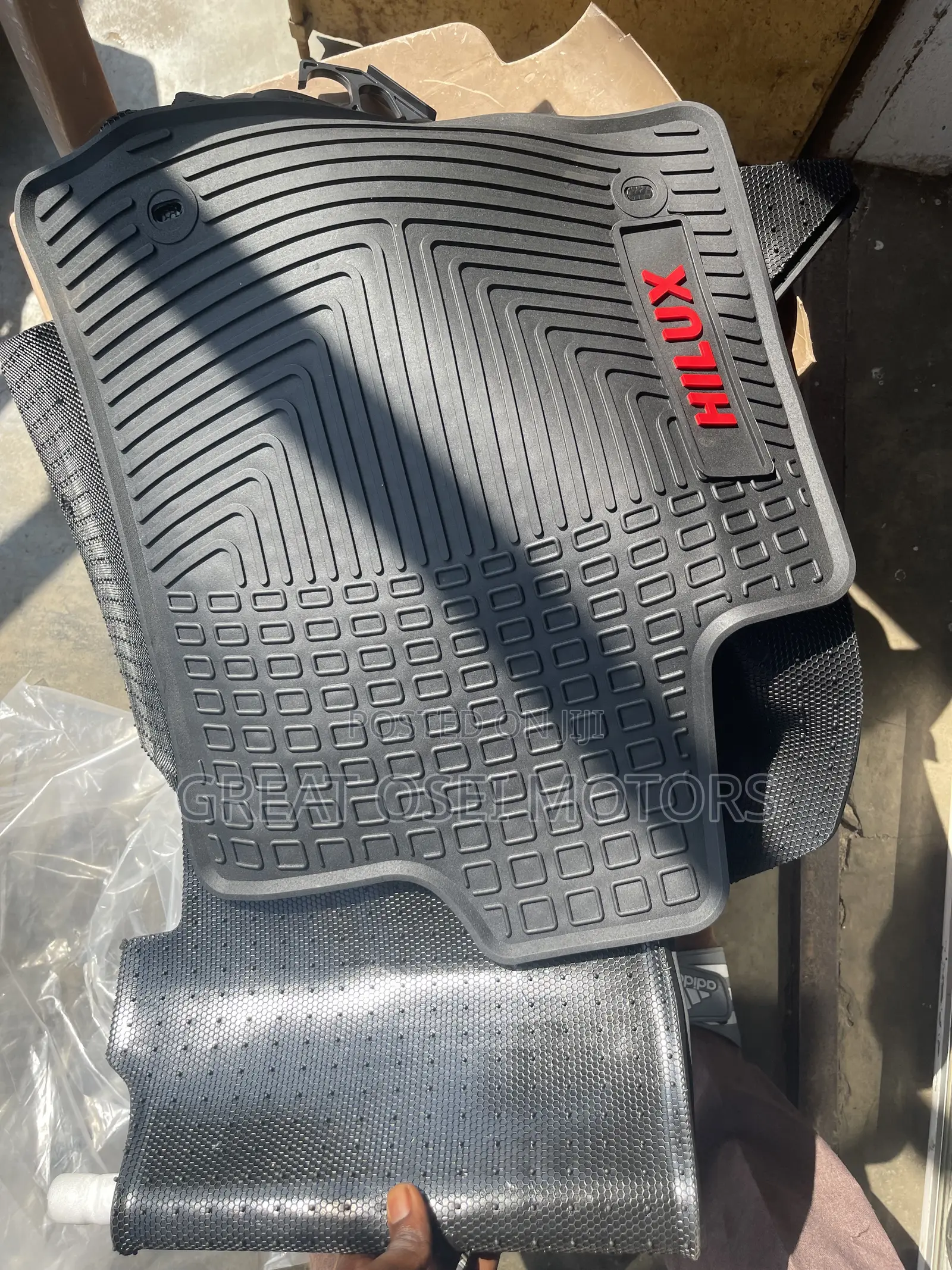 Hillux Floor Mat