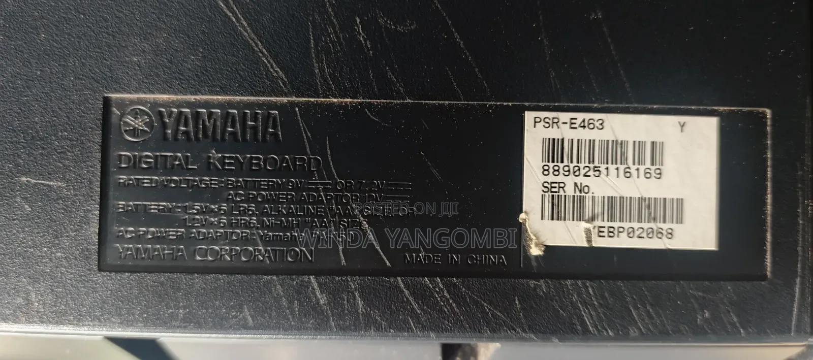 Yamaha PSR-E463 KEYBOARD With Stand, Charger and Bag- LIKE NEW