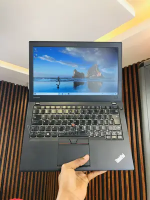 Laptop Lenovo ThinkPad X270 8GB Intel Core i5 SSD 256GB
