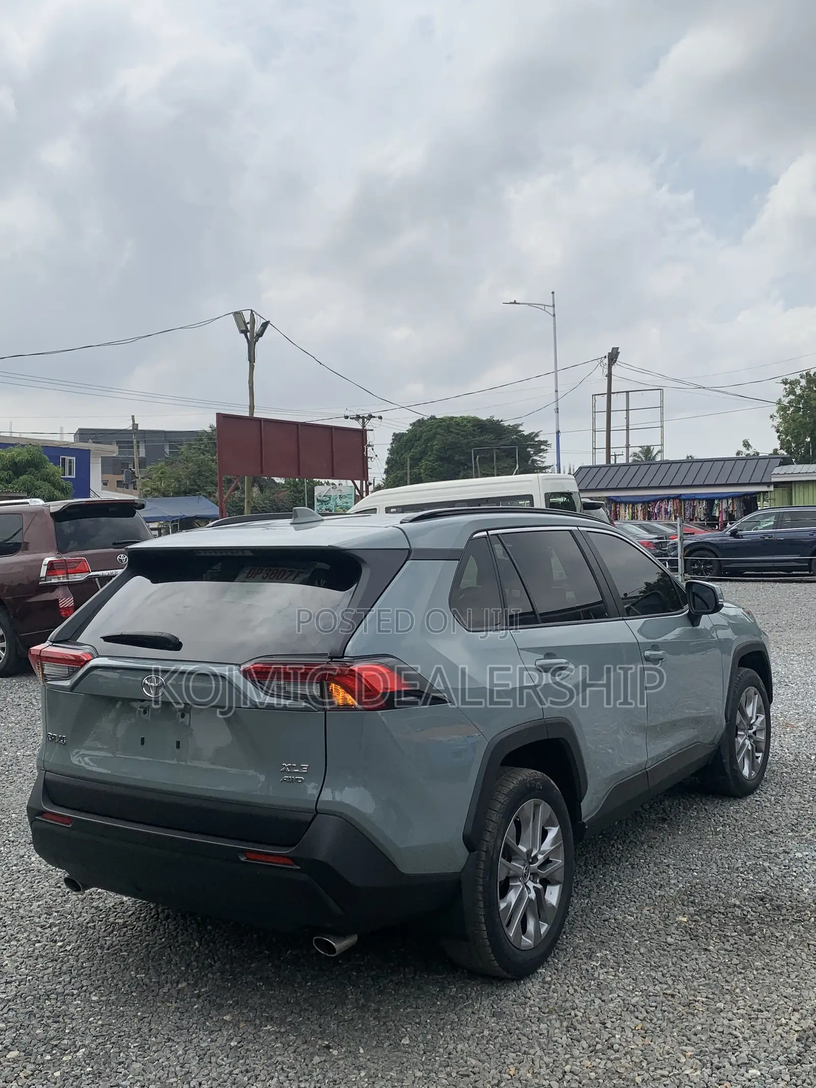 Toyota RAV4 XLE 2022 Green