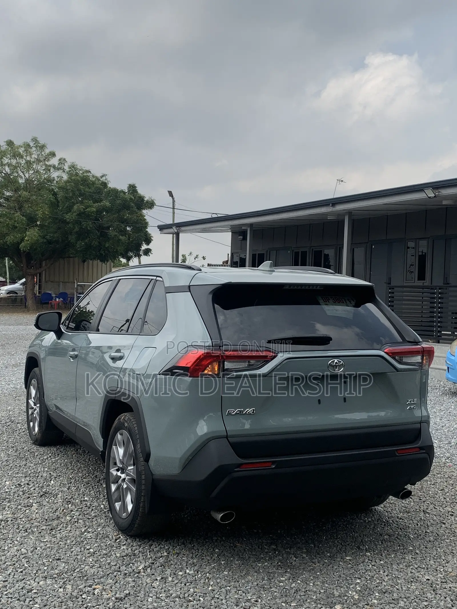 Toyota RAV4 XLE 2022 Green