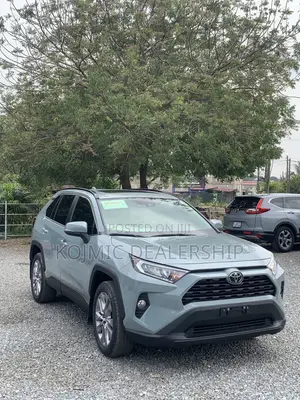 Toyota RAV4 XLE 2022 Green
