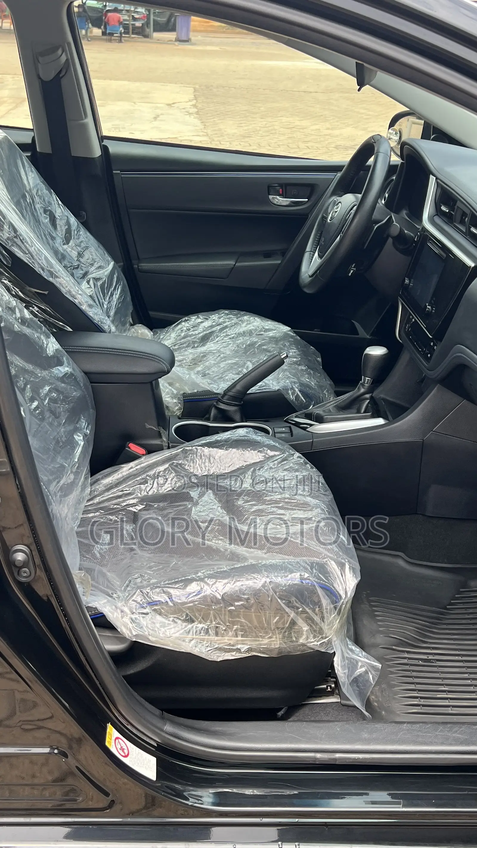 Toyota Corolla SE (1.8L 4cyl 6M) 2019 Matt Black