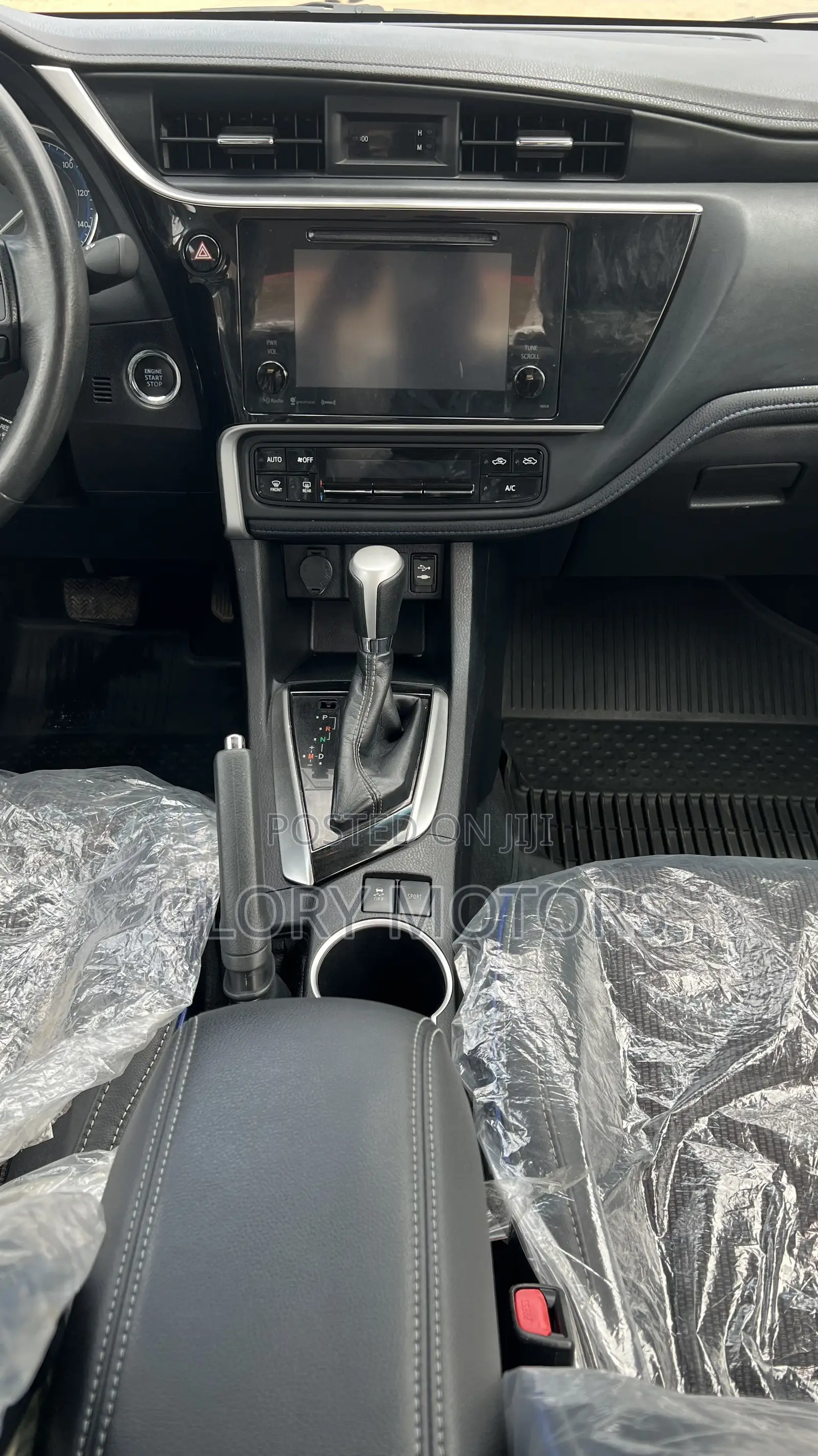 Toyota Corolla SE (1.8L 4cyl 6M) 2019 Matt Black