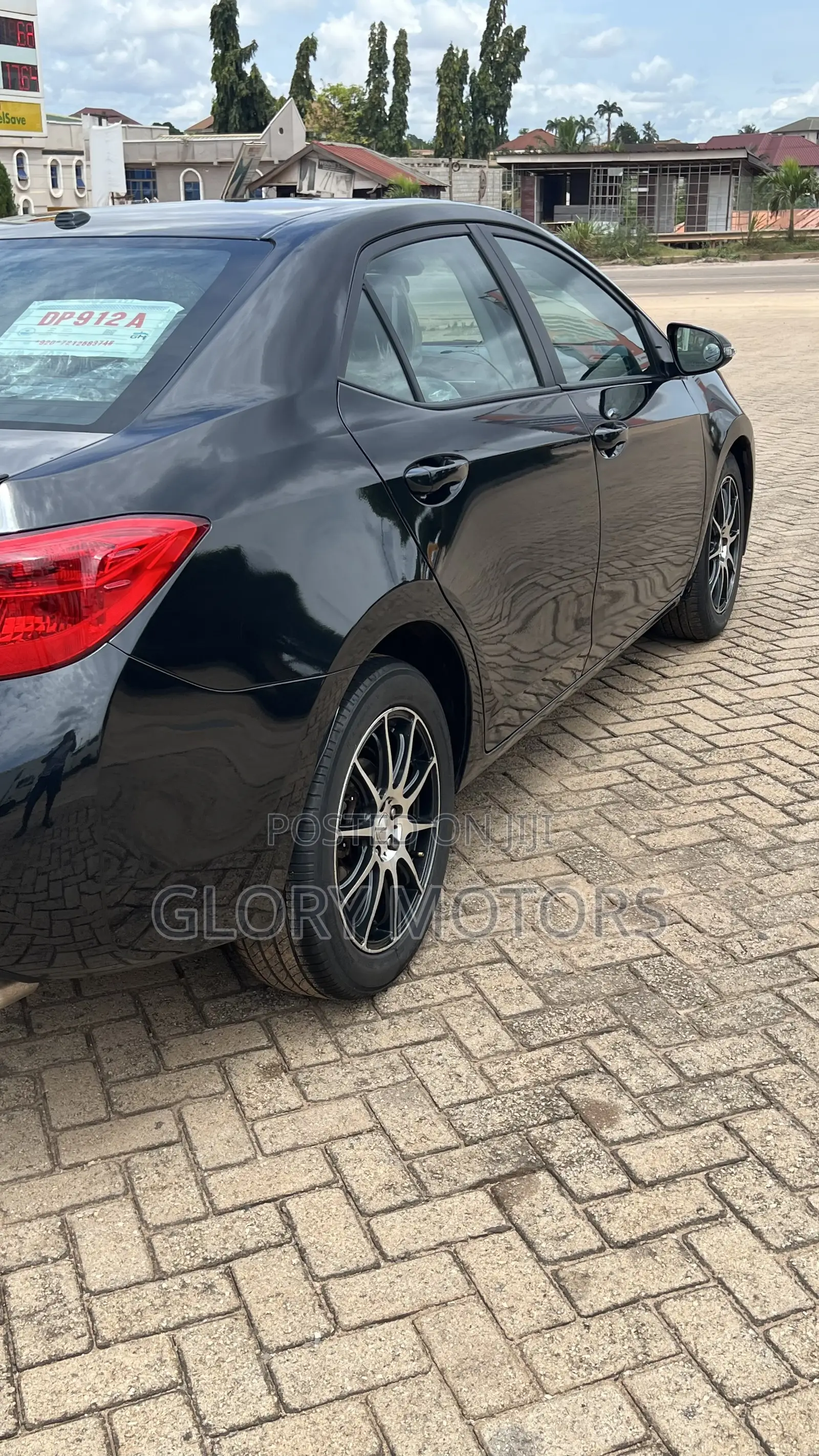 Toyota Corolla SE (1.8L 4cyl 6M) 2019 Matt Black