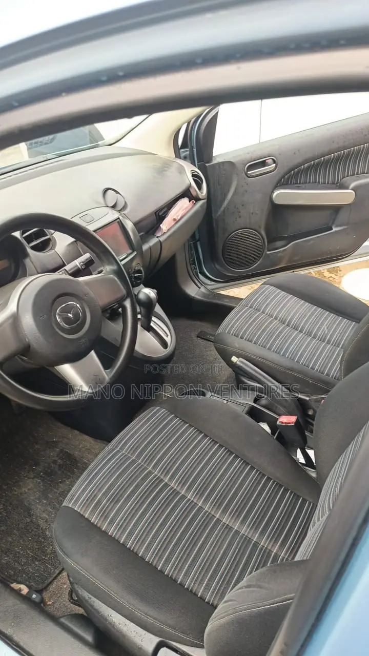 Mazda Demio 2013 Blue