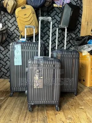 3-Piece Set Unisex Anticrake Luggages in Modern Design