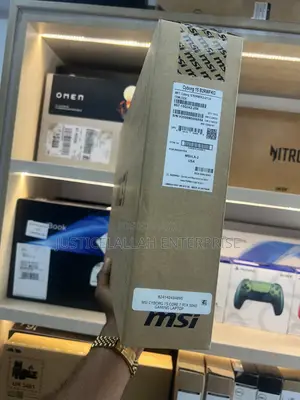 New Laptop MSI Cyborg 15 16GB Intel Core 7 SSD 512GB