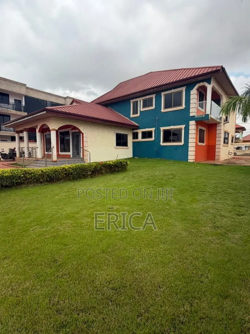 9bdrm House in Golf City, Community 25 for sale