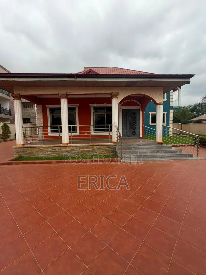 9bdrm House in Golf City, Community 25 for sale