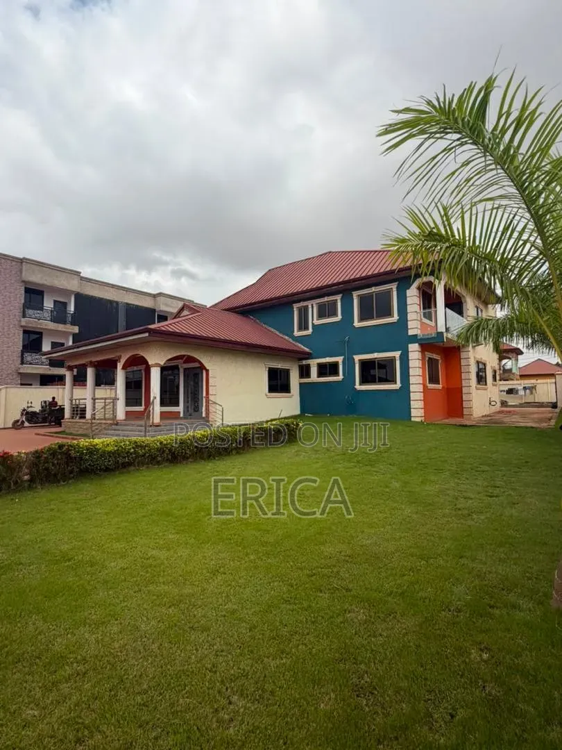 9bdrm House in Golf City, Community 25 for sale