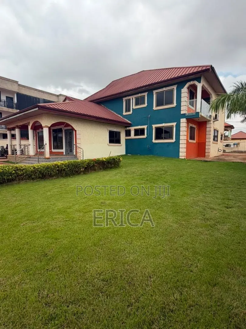 9bdrm House in Golf City, Community 25 for sale