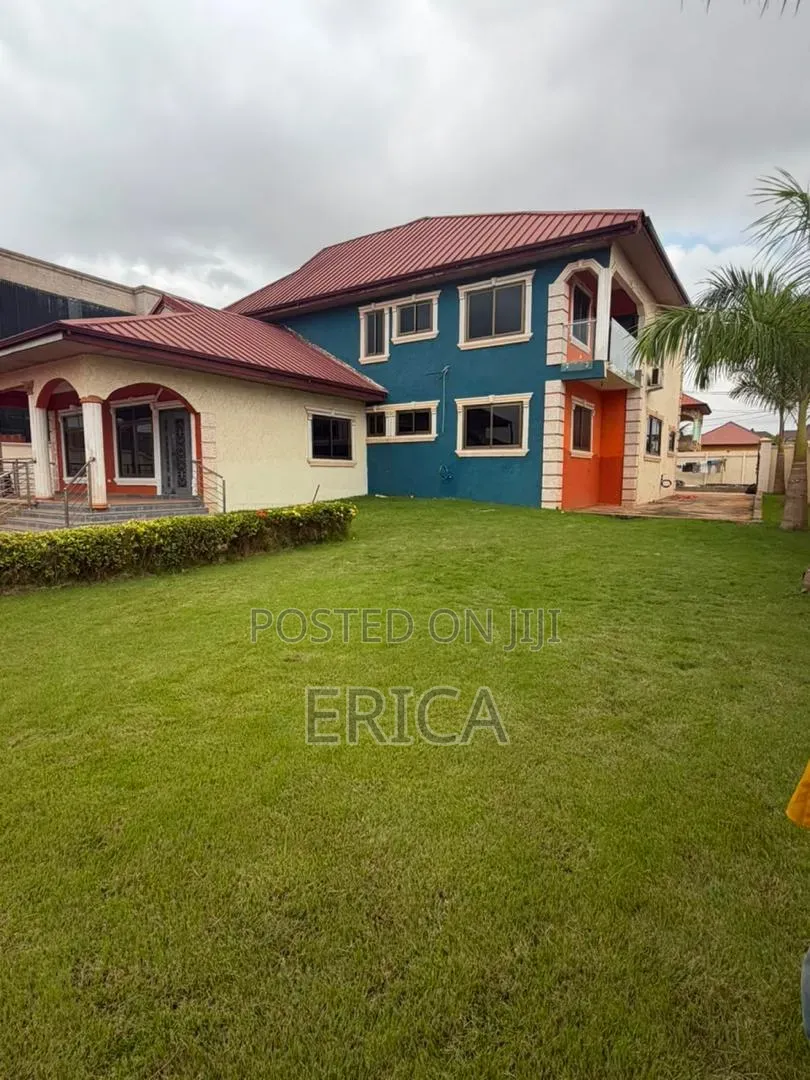 9bdrm House in Golf City, Community 25 for sale
