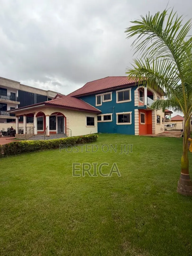 9bdrm House in Golf City, Community 25 for sale