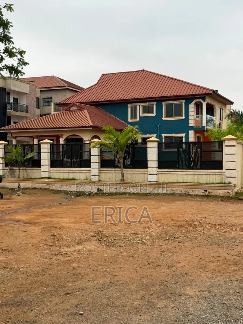 9bdrm House in Golf City, Community 25 for sale