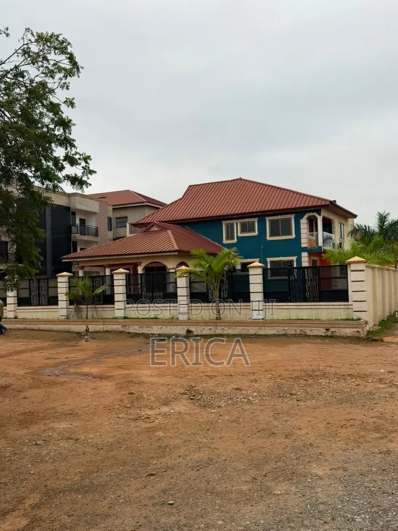 9bdrm House in Golf City, Community 25 for sale