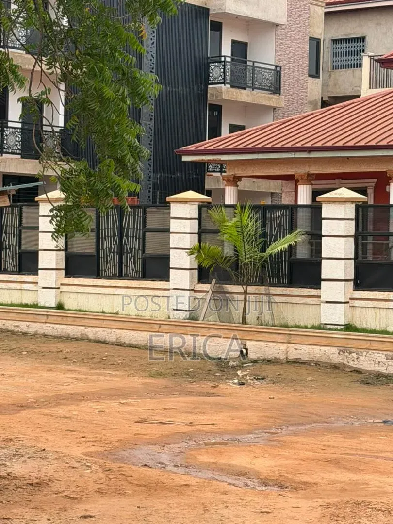 9bdrm House in Golf City, Community 25 for sale