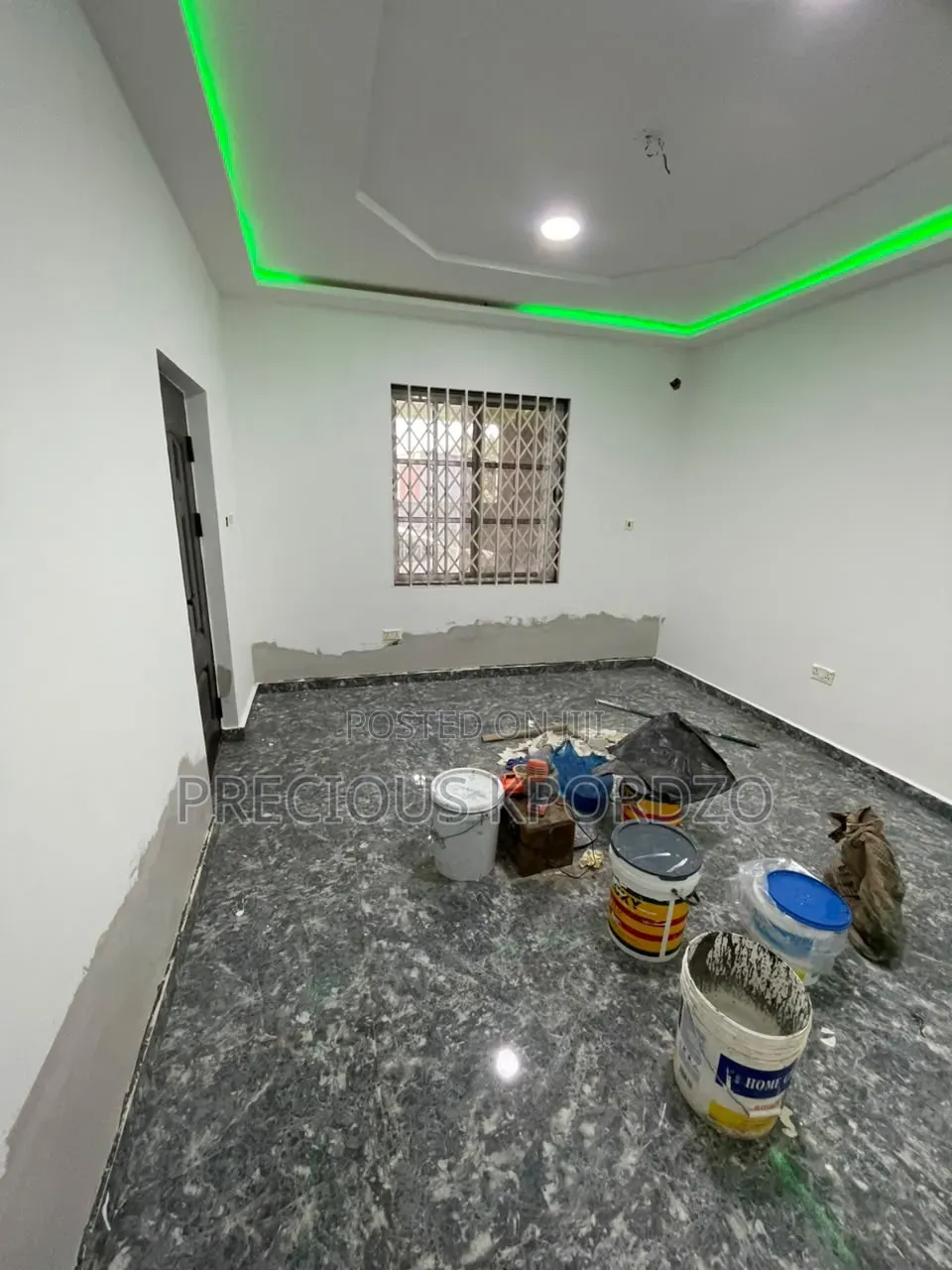 1bdrm Room & Parlour in Lakeside Comm 1 for rent