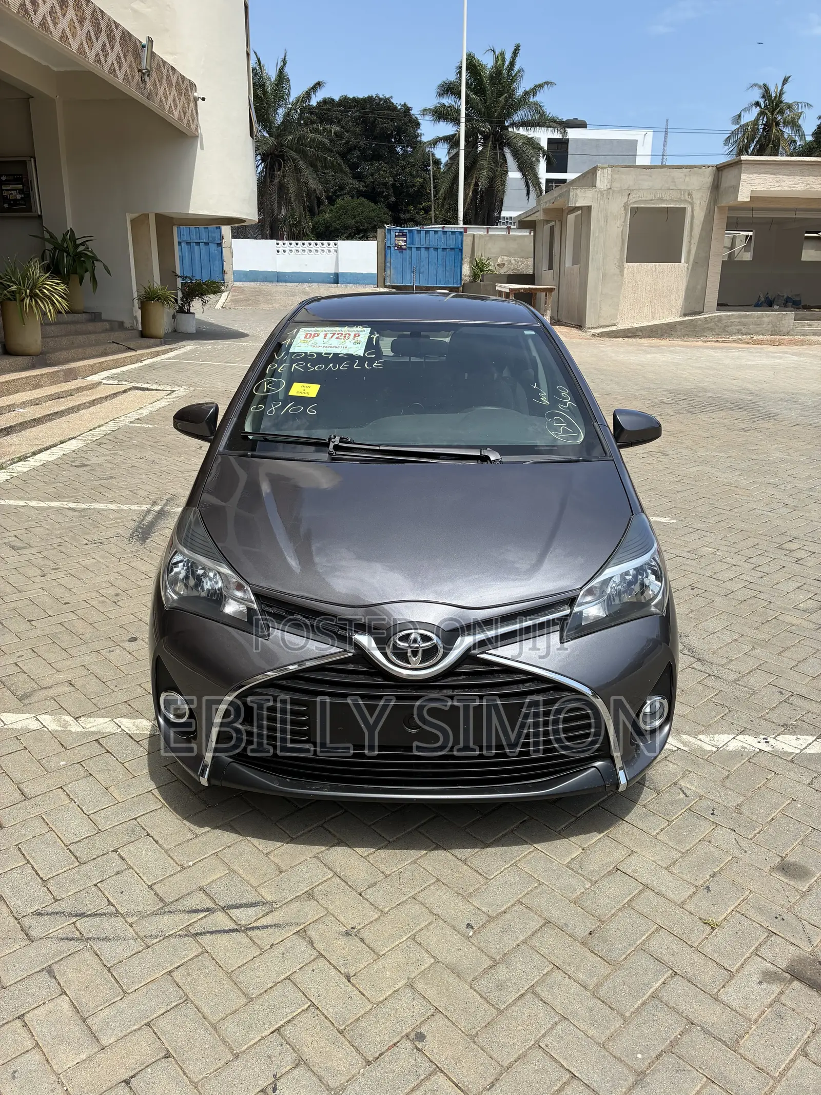 Toyota Yaris LE Hatchback 5dr 2015 Gray