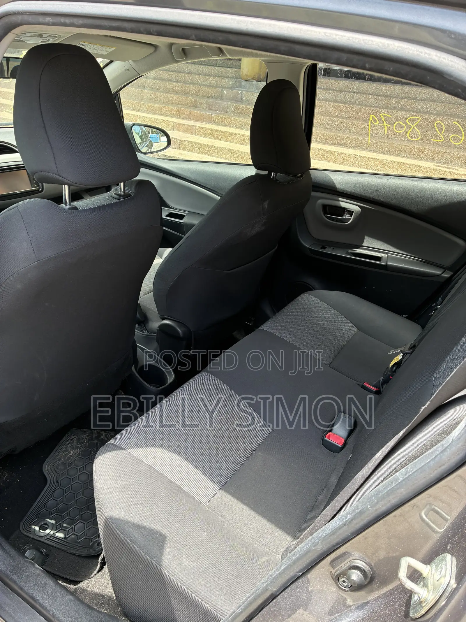 Toyota Yaris LE Hatchback 5dr 2015 Gray