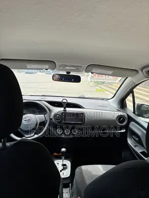 Toyota Yaris LE Hatchback 5dr 2015 Gray