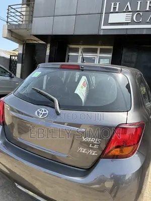 Toyota Yaris LE Hatchback 5dr 2015 Gray