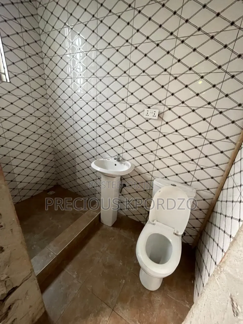 1bdrm Room & Parlour in Adenta New Legon for rent