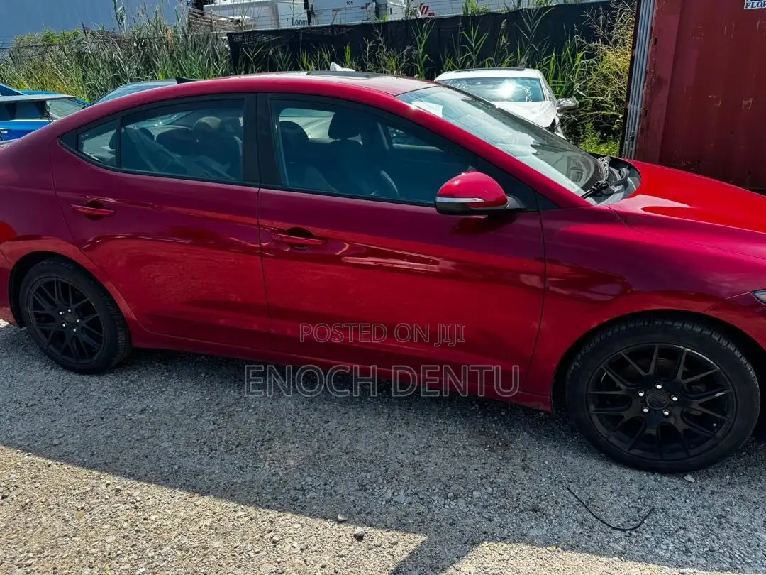 Hyundai Elantra 2017 Red