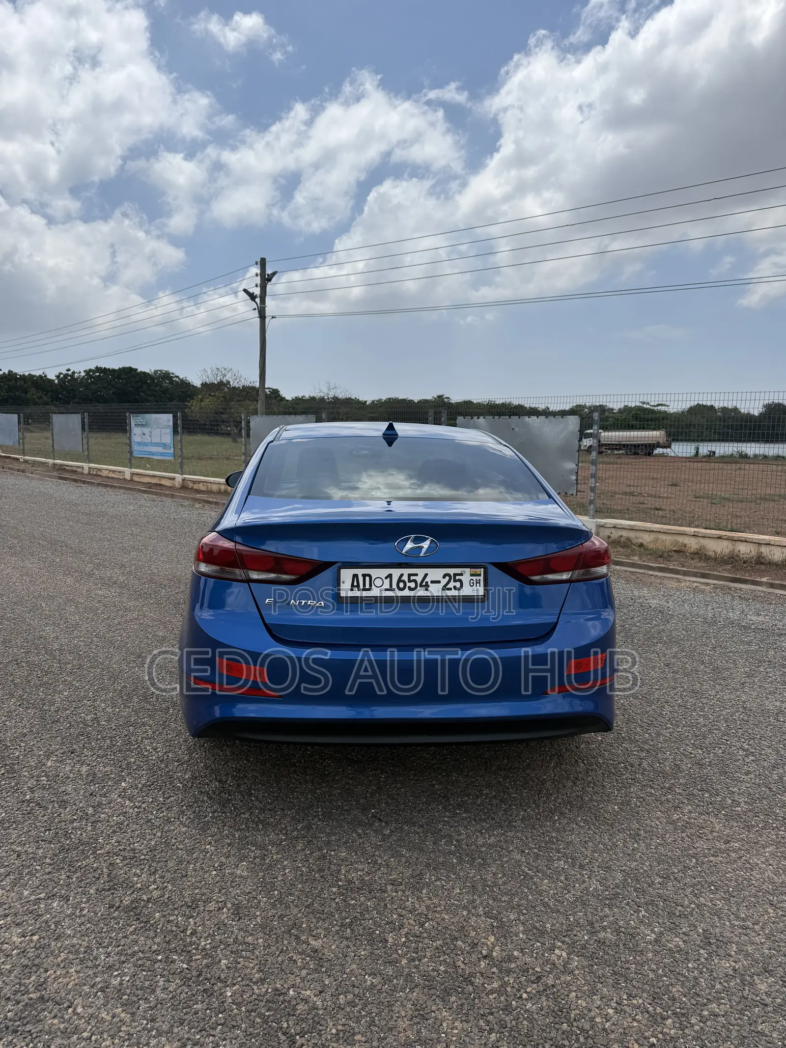 Hyundai Elantra SE Sedan FWD (2.0L 4cyl 6M) 2017 Blue