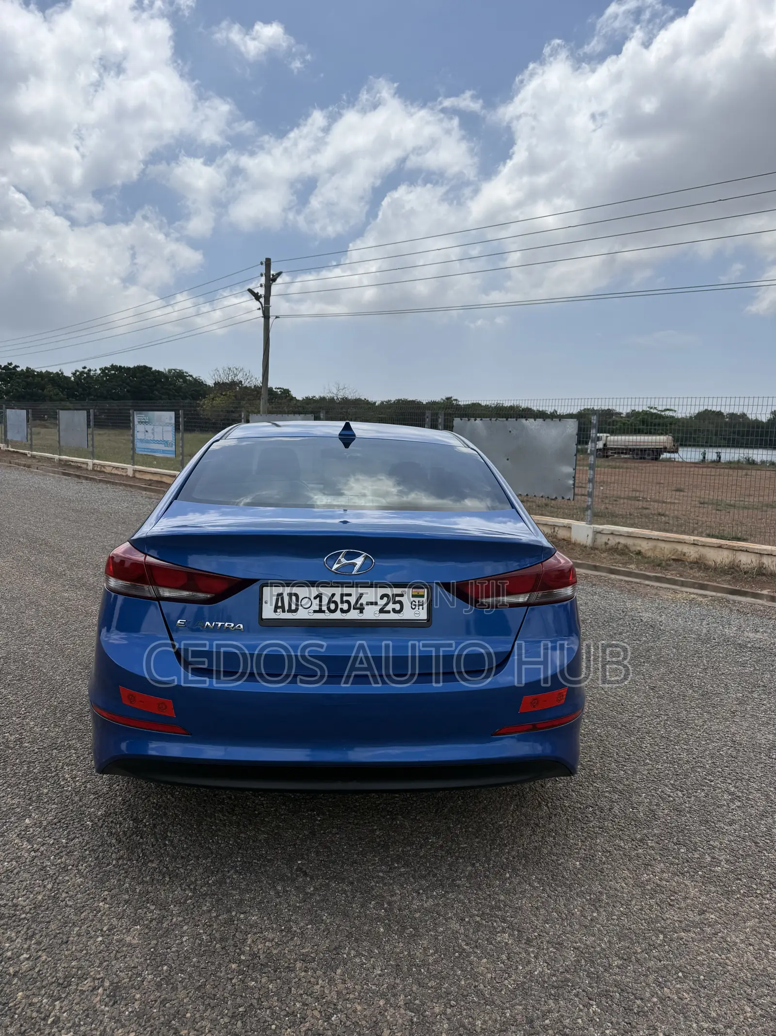 Hyundai Elantra SE Sedan FWD (2.0L 4cyl 6M) 2017 Blue