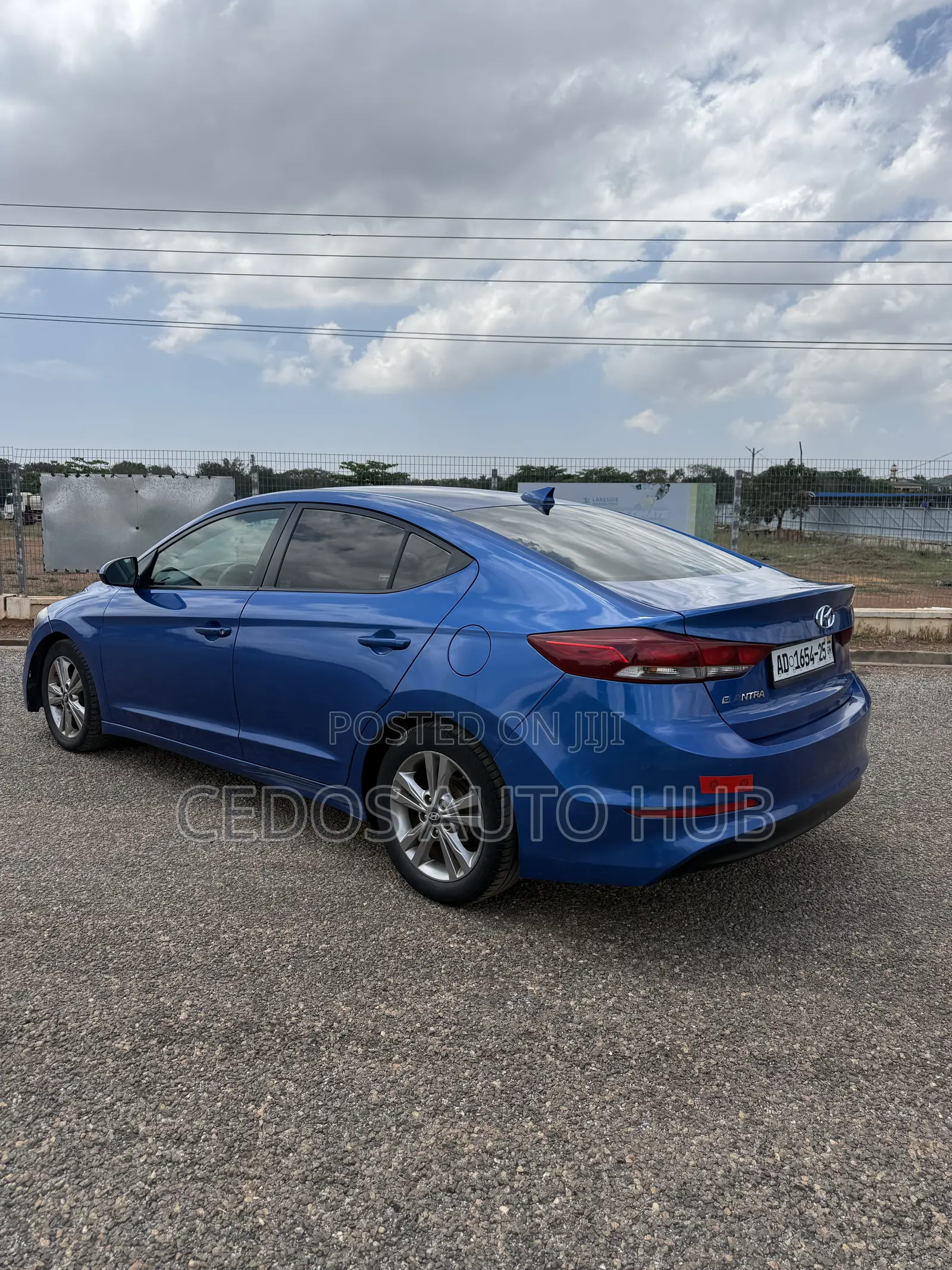 Hyundai Elantra SE Sedan FWD (2.0L 4cyl 6M) 2017 Blue