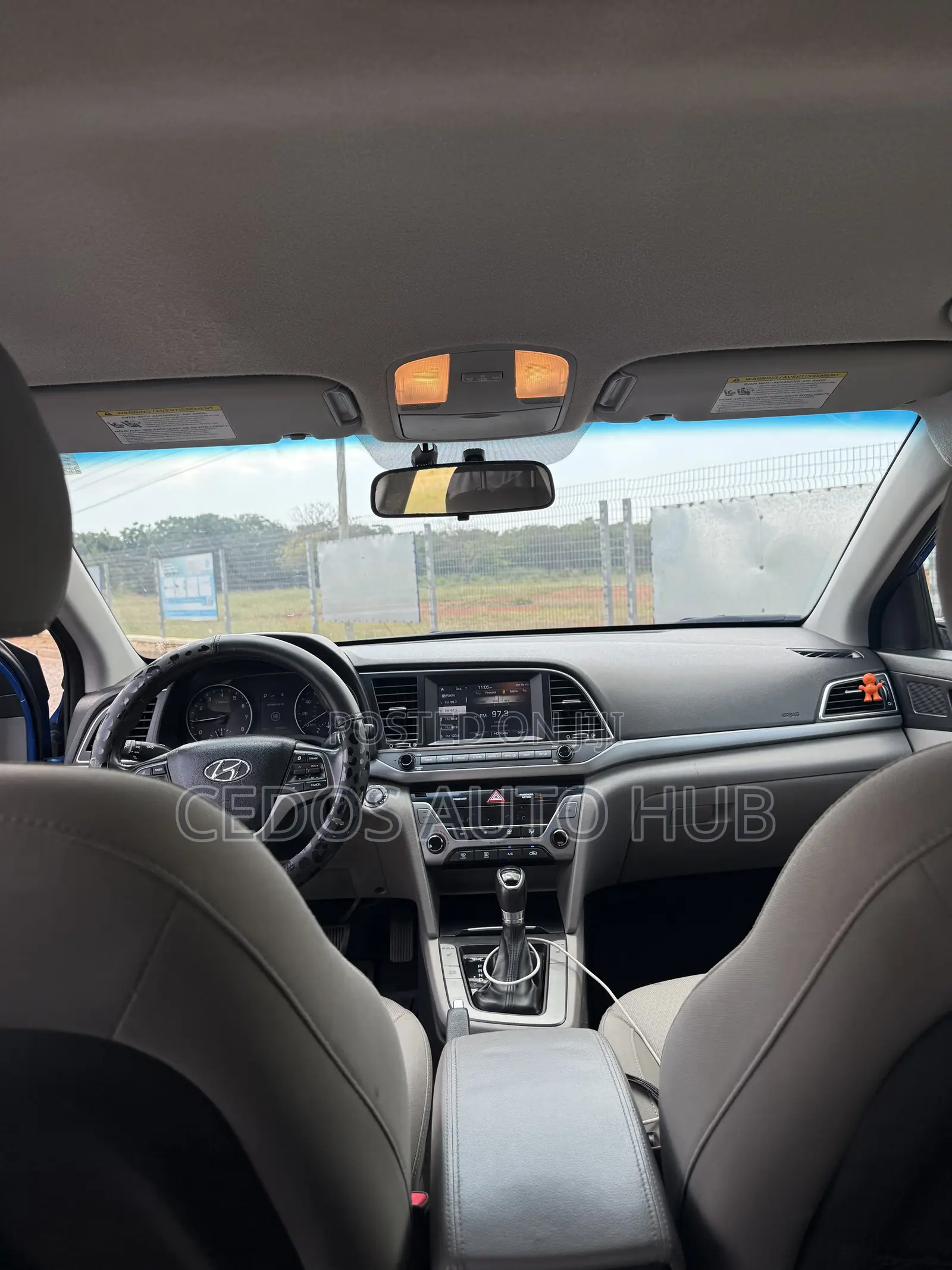 Hyundai Elantra SE Sedan FWD (2.0L 4cyl 6M) 2017 Blue