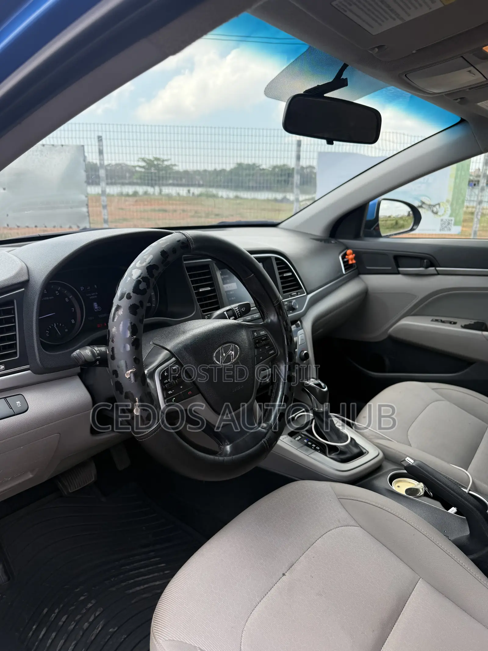 Hyundai Elantra SE Sedan FWD (2.0L 4cyl 6M) 2017 Blue