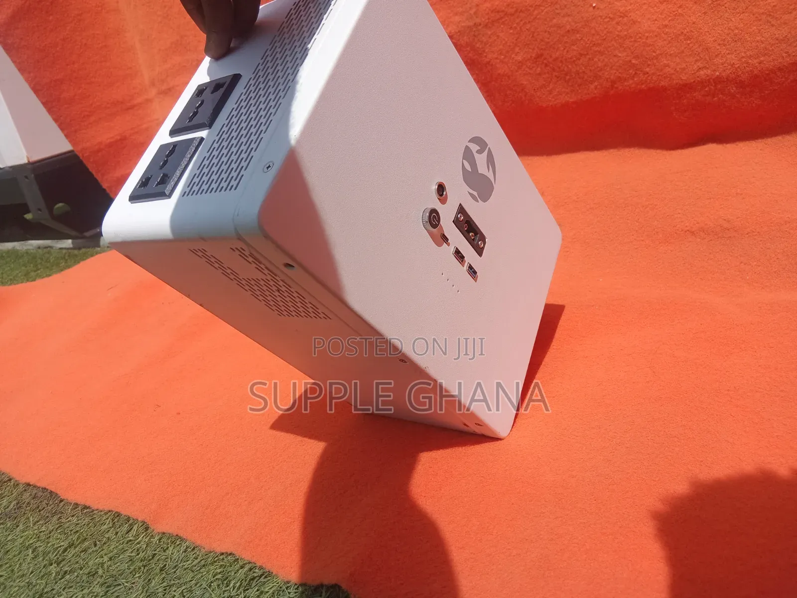 Super Quality Portable LED Projector Big Screen Entertainment at Home