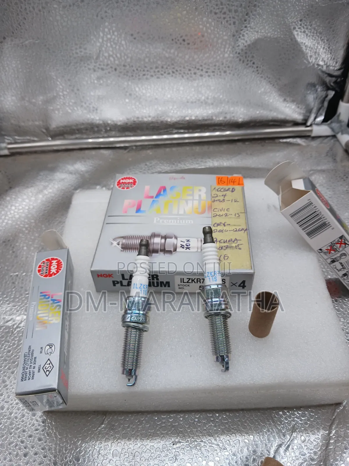 NGK Honda and Acura Spark Plugs Ilzkr7b