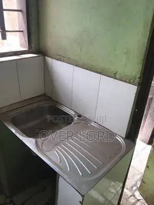 1bdrm Room & Parlour in Zongo Junction for rent