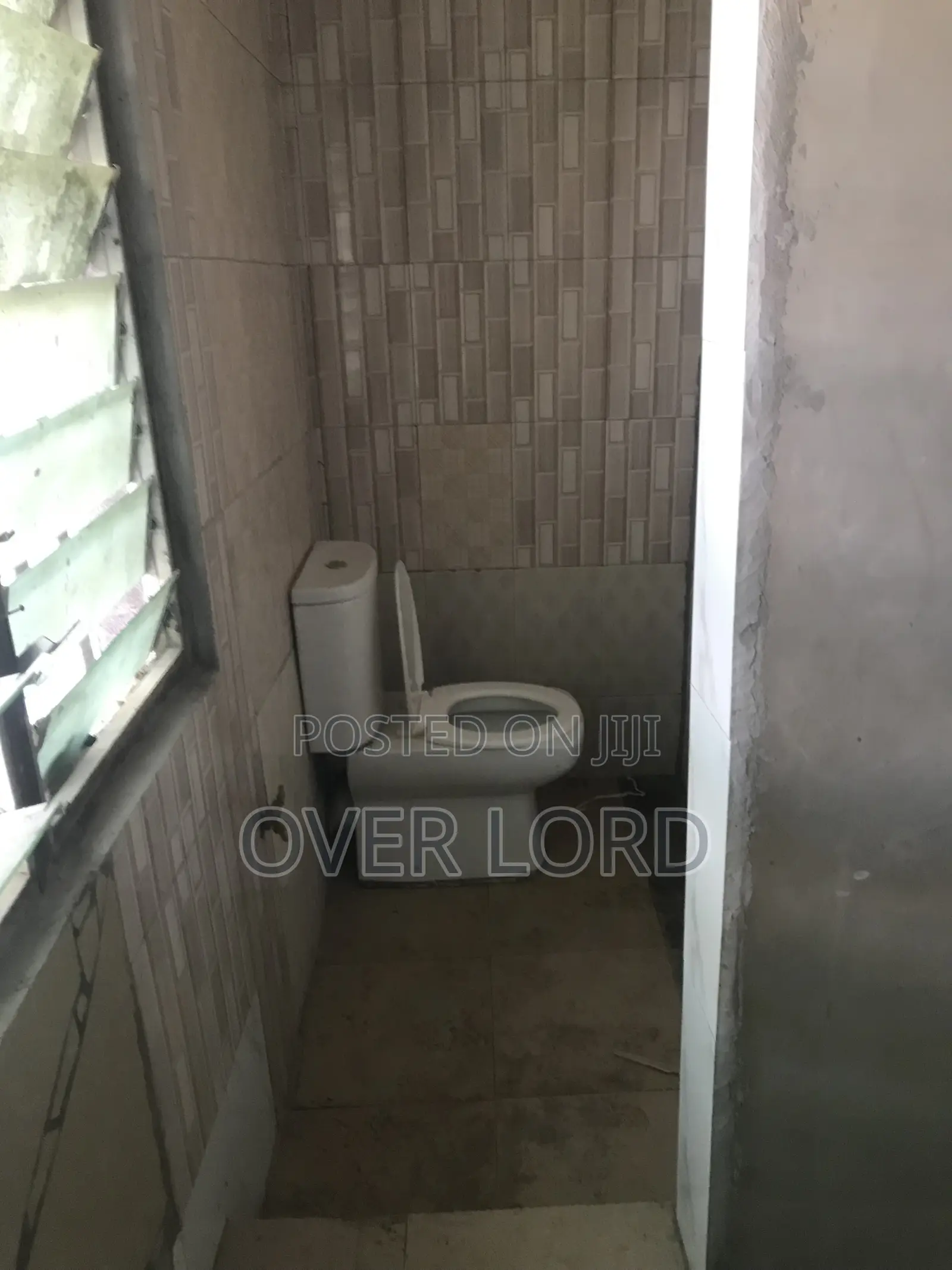 1bdrm Room & Parlour in Zongo Junction for rent