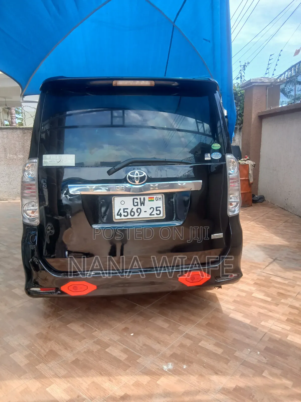 Toyota Voxy 2012 Brown