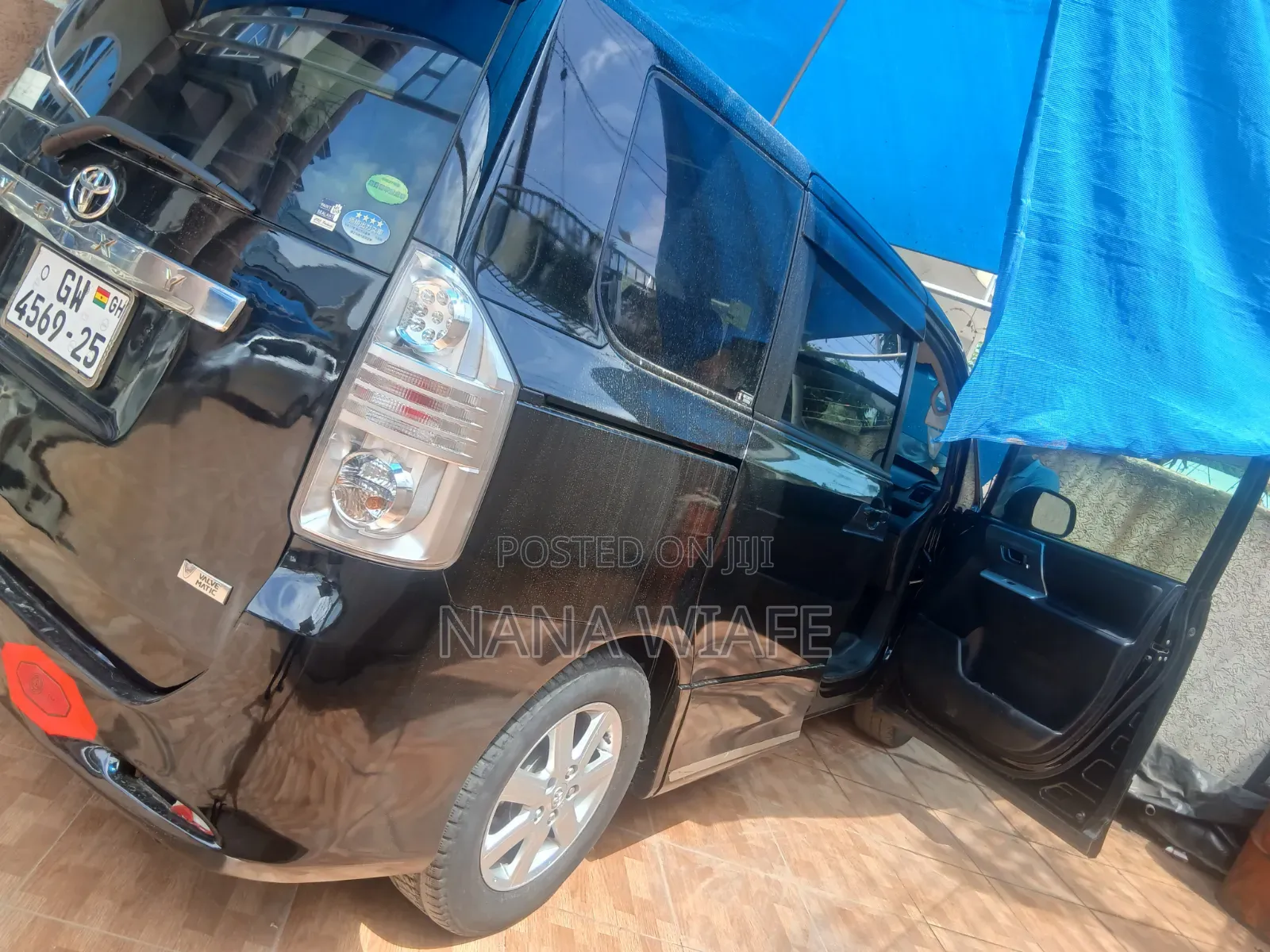 Toyota Voxy 2012 Brown
