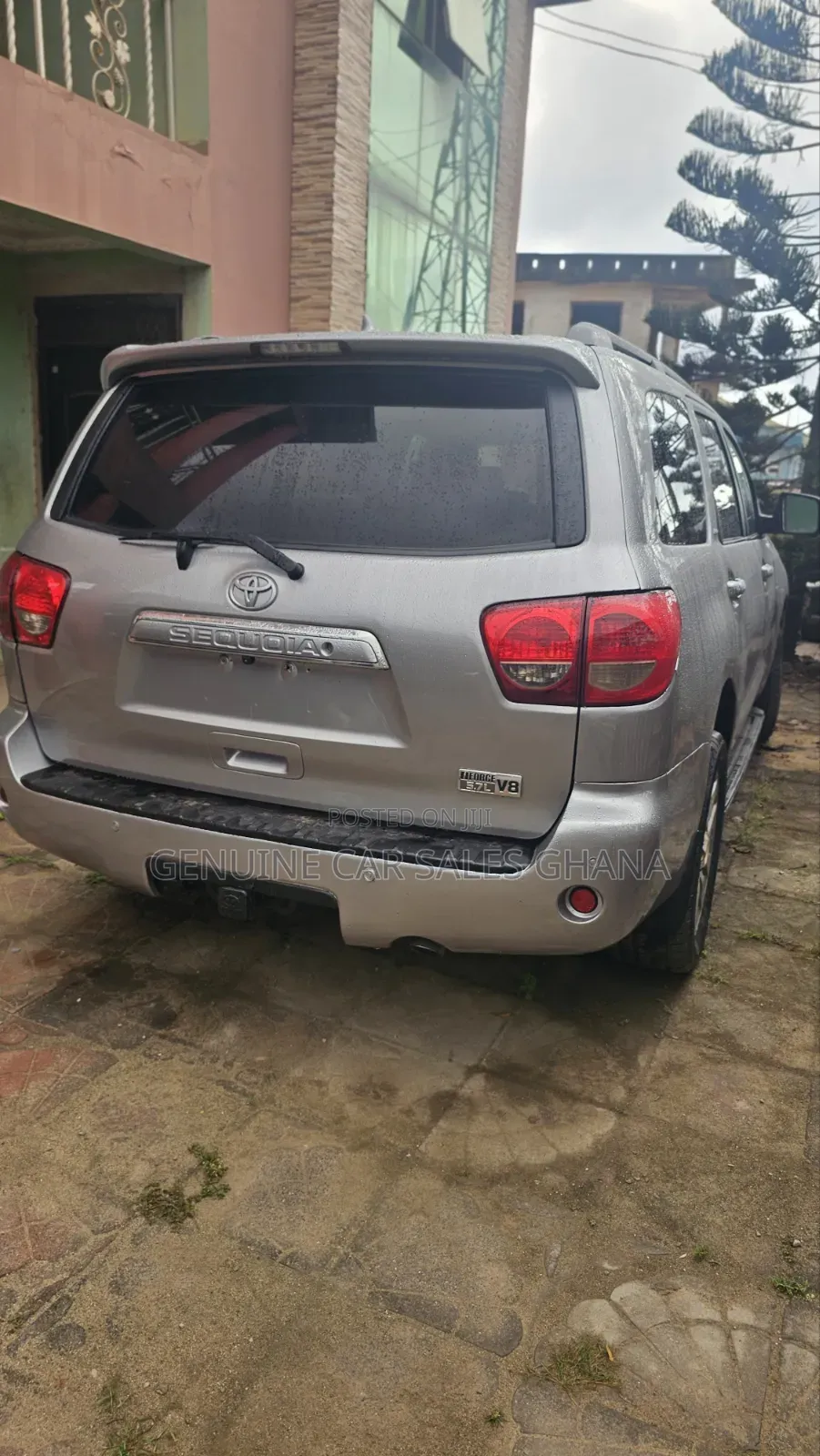 Toyota Sequoia Platinum 4dr SUV 4WD (5.7L 8cyl 6A) 2013 Beige