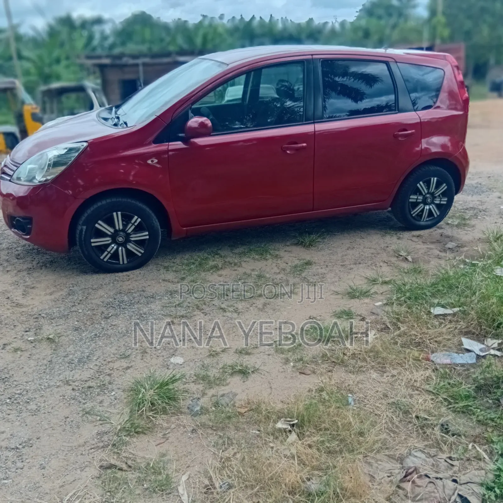 Nissan Note 1.6 Petrol 2013 Red