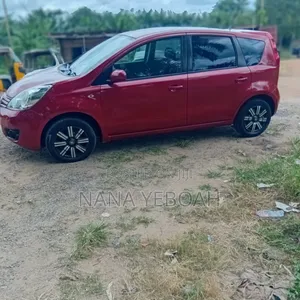 Nissan Note 1.6 Petrol 2013 Red