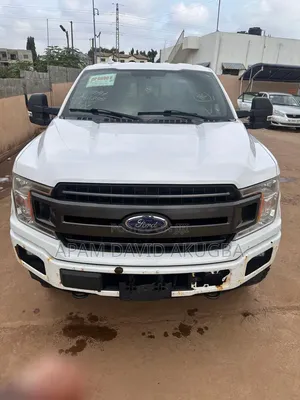 New Ford B700 2018 White
