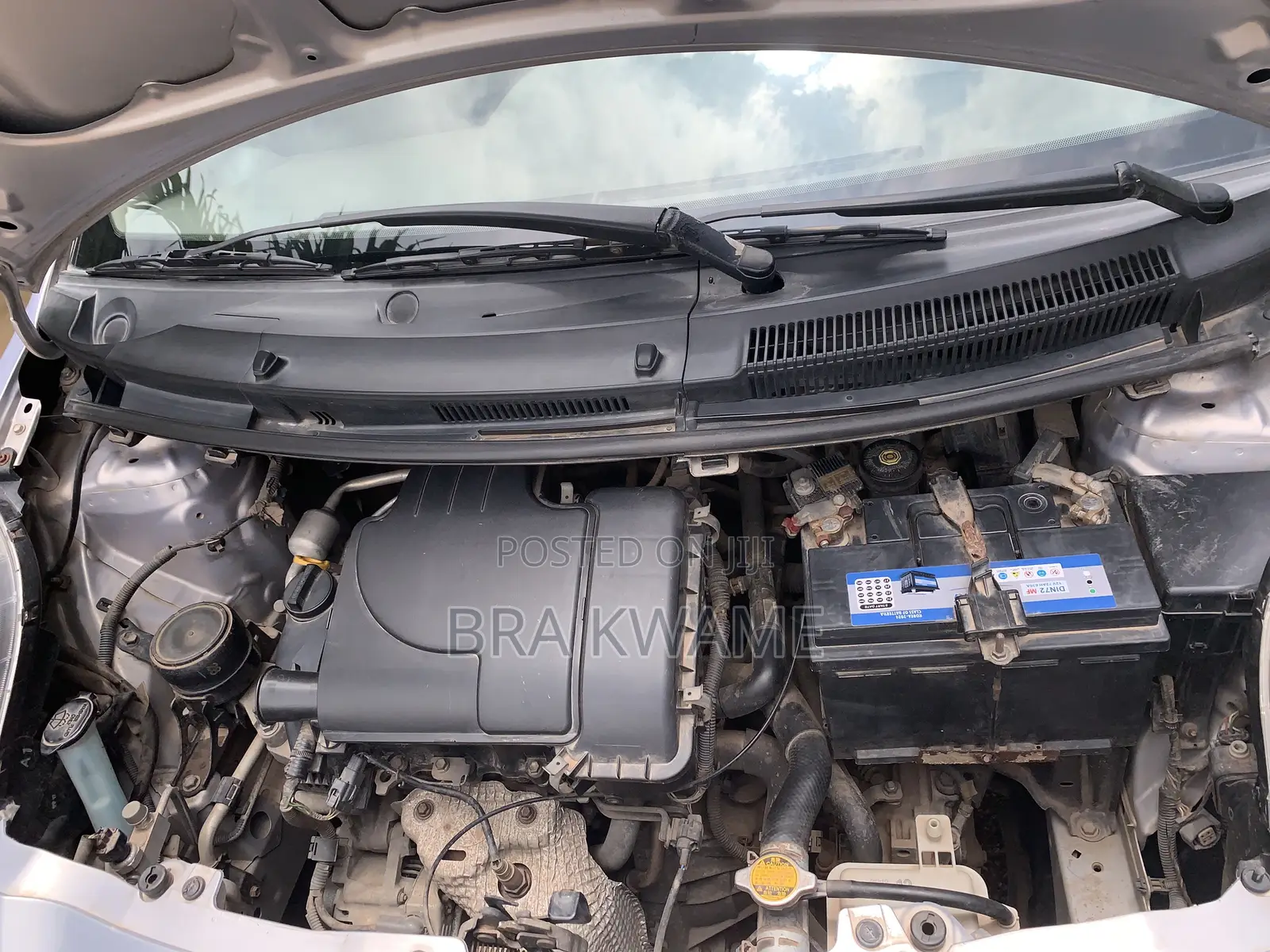 Toyota Vitz 2010 Silver
