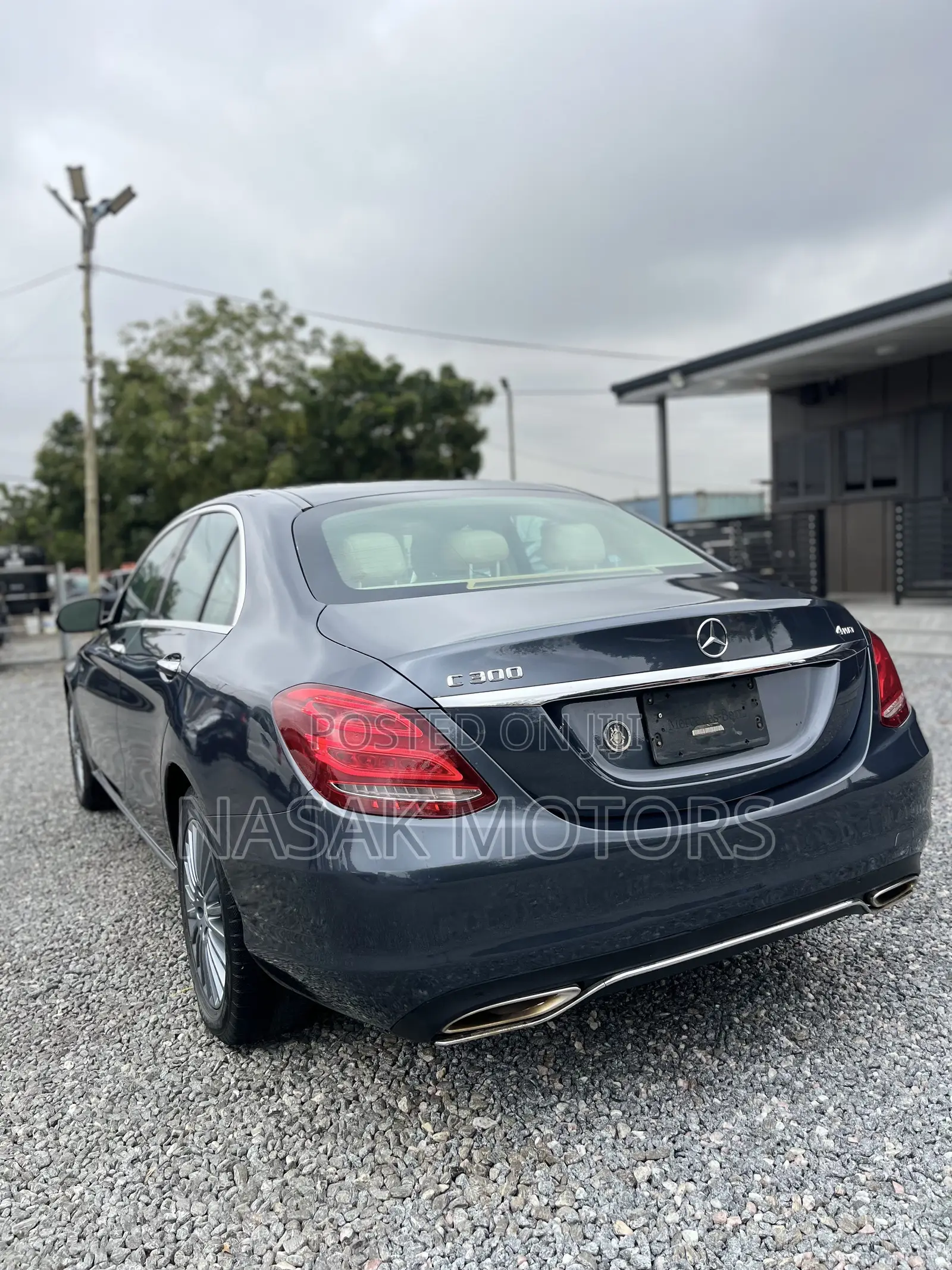 Mercedes-Benz C300 Luxury 4dr AWD 4Matic Sedan (2.0L 4cyl 7A) 2015 Gray