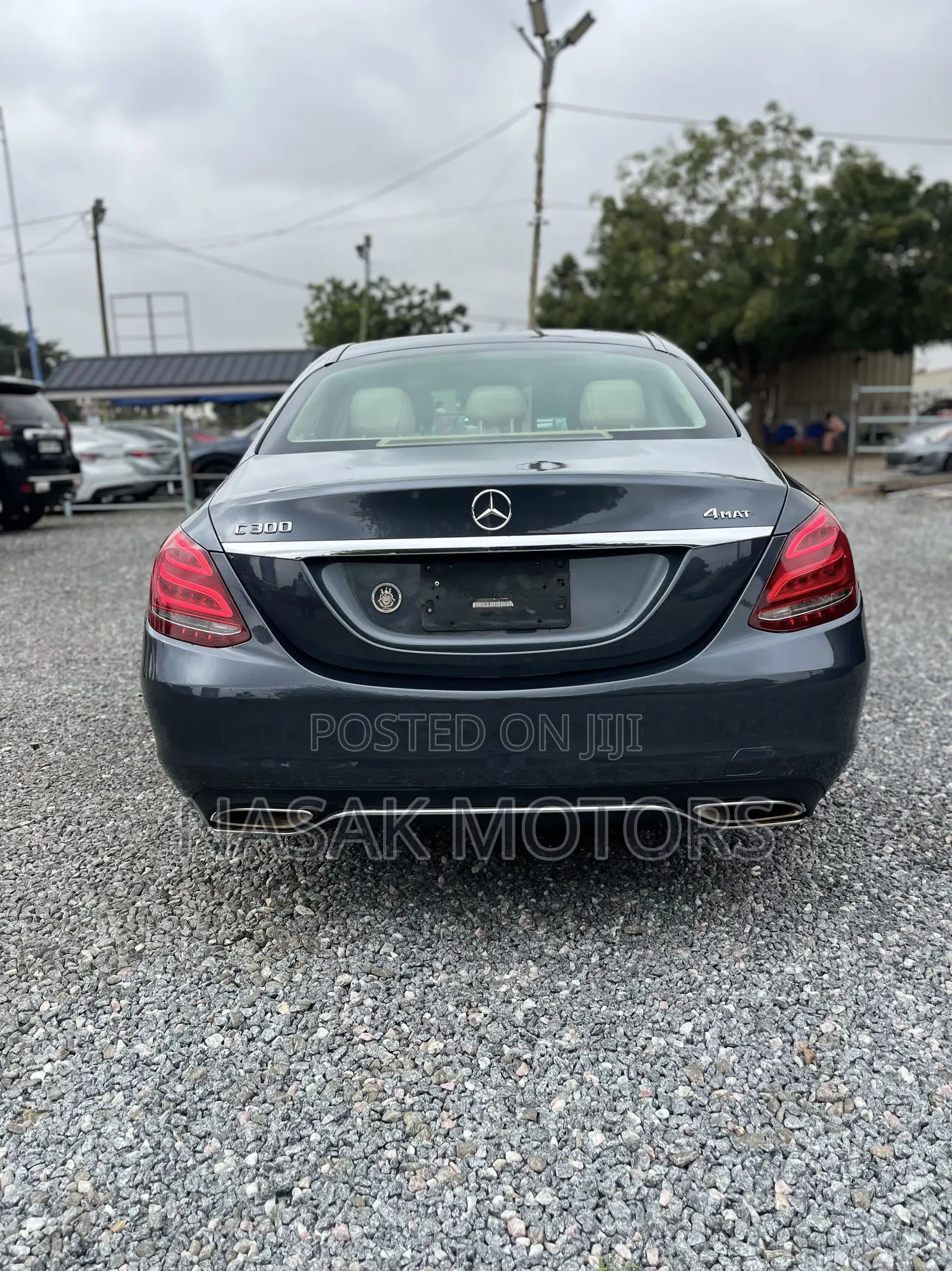 Mercedes-Benz C300 Luxury 4dr AWD 4Matic Sedan (2.0L 4cyl 7A) 2015 Gray