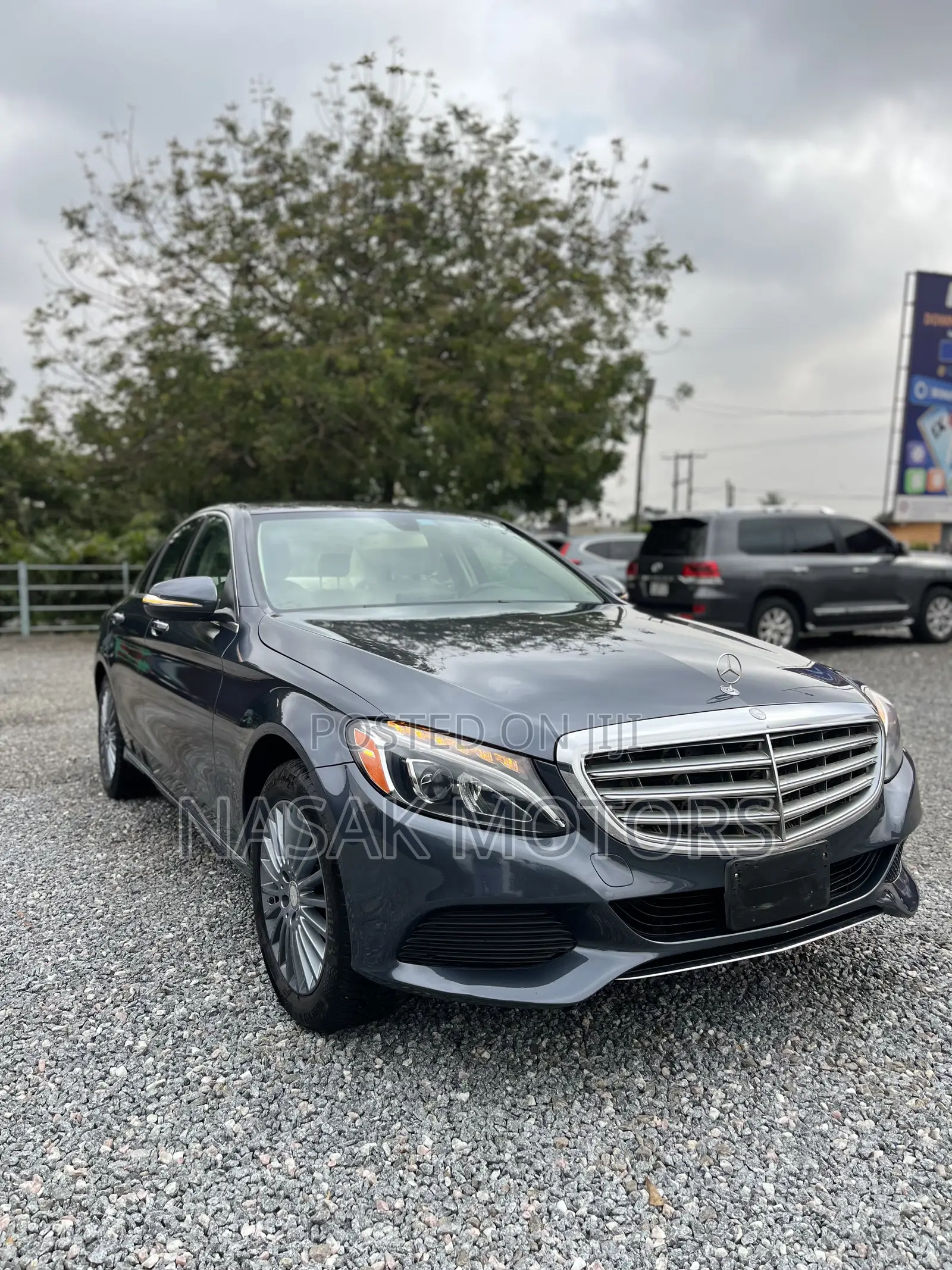 Mercedes-Benz C300 Luxury 4dr AWD 4Matic Sedan (2.0L 4cyl 7A) 2015 Gray