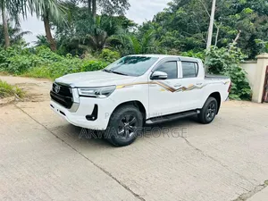 Toyota Hilux 2019 Pearl