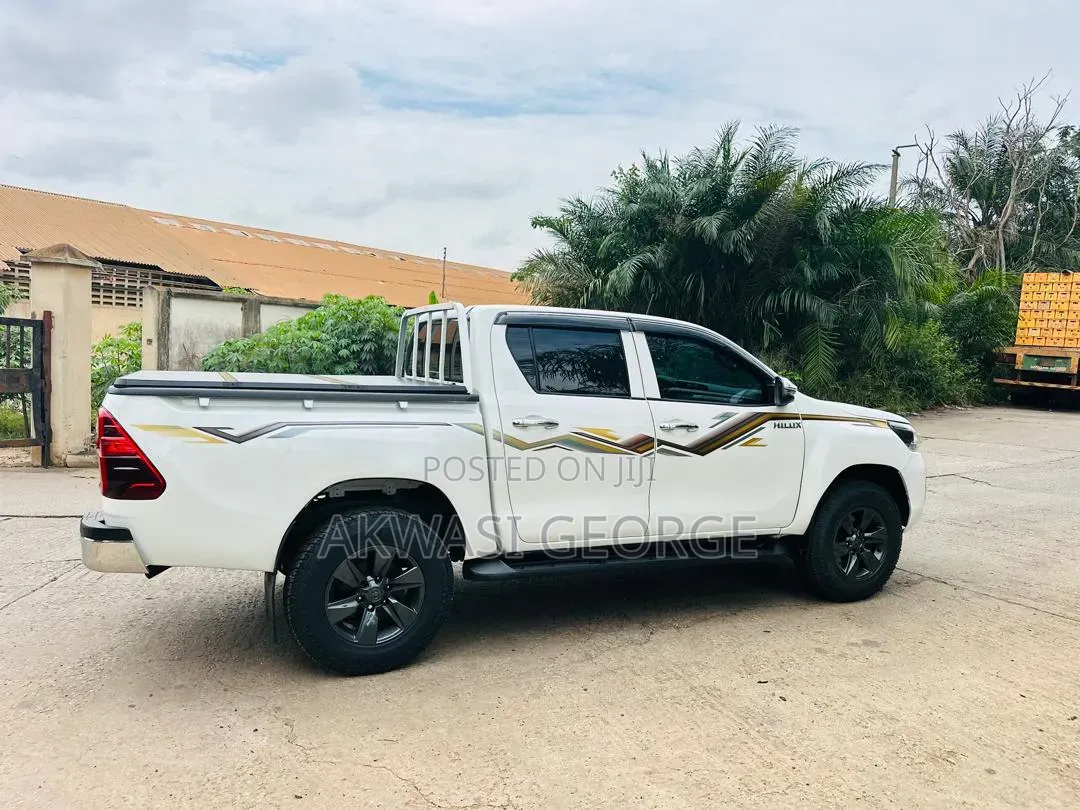 Toyota Hilux 2019 Pearl