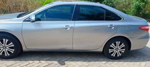 Toyota Camry LE 4dr Sedan (2.5L 4cyl 6A) 2016 Gray